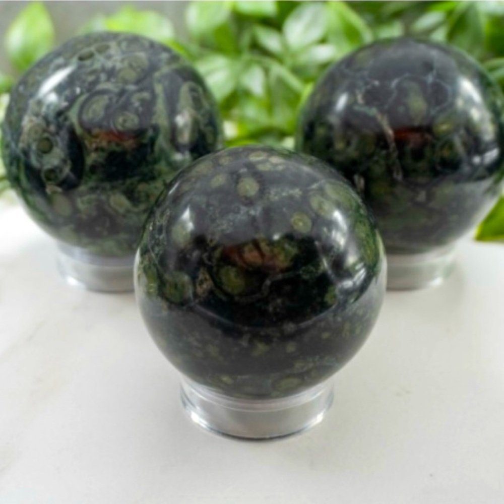 Crystals:kambaba Jasper medium size sphere!